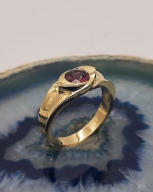 Bague Or jaune 750 millièmes Grenat Rhodolite